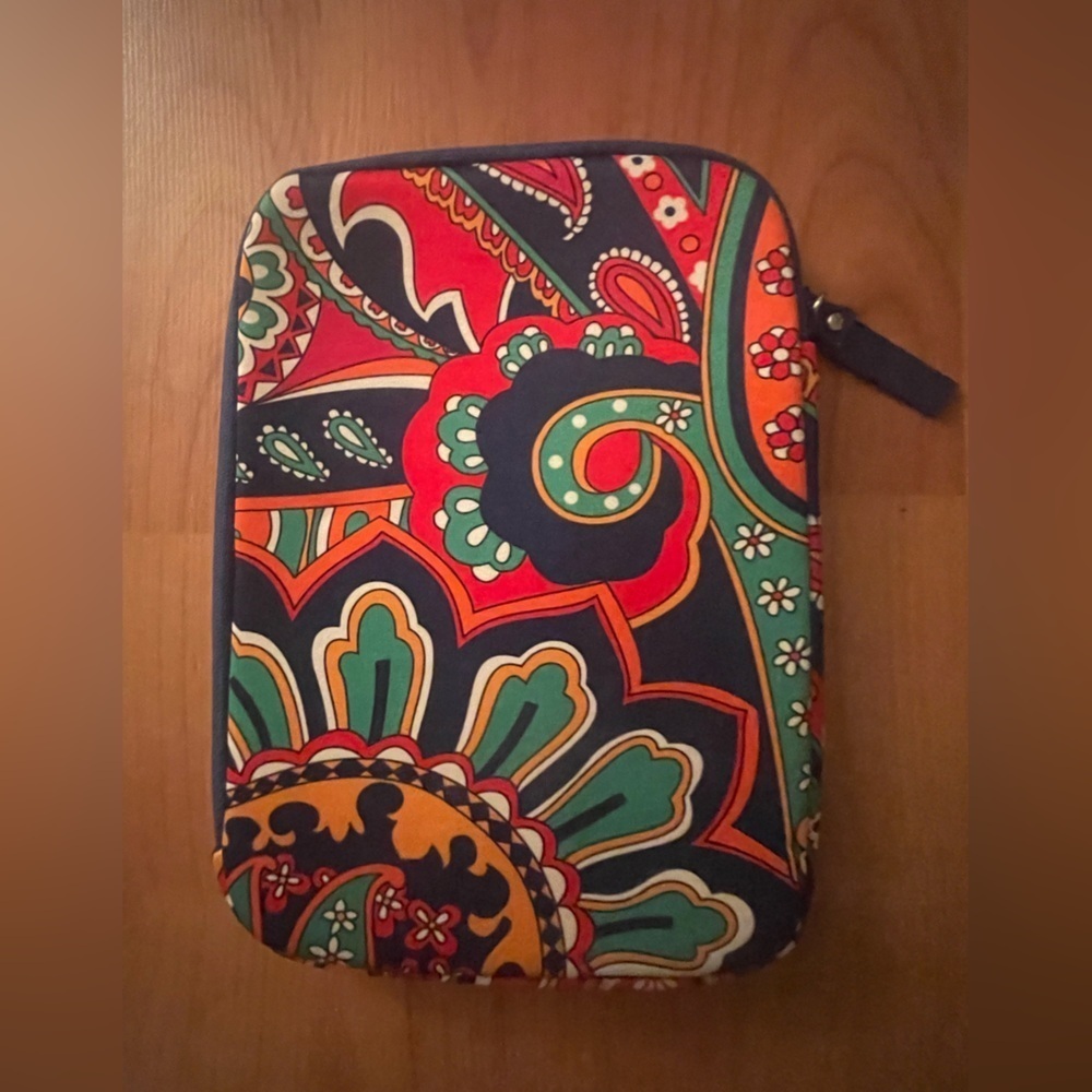 NWOT Vera Bradley Travel medium Storage